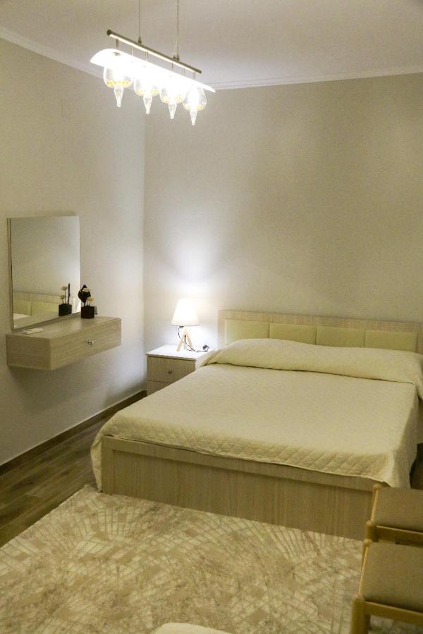 New Bazaar Arben'S Apartment Тирана Екстериор снимка